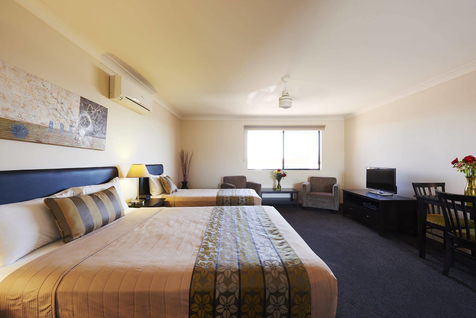 Blackwater Hotel Motel Екстериор снимка